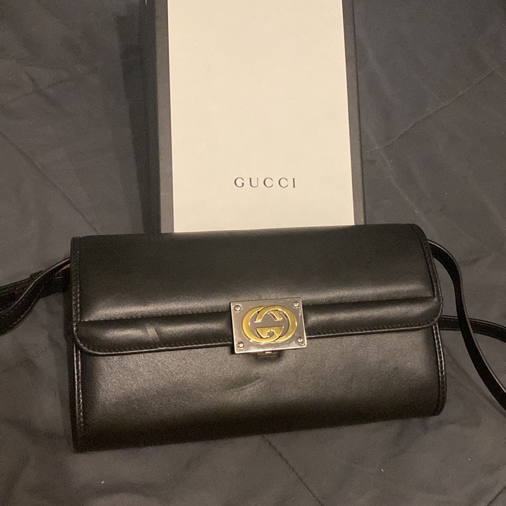 BRAND NEW never worn black GUCCI nice size (roomy) elegant handbag AUTHENTIC